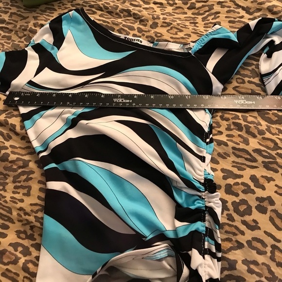 Off Shoulder  small aqua & black retro print , slit bell sleeve shirred sides … - Picture 4 of 7